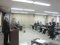 ���C����\�Ō��̌��t���q�ׂ�ۍ�ǒm���i����j